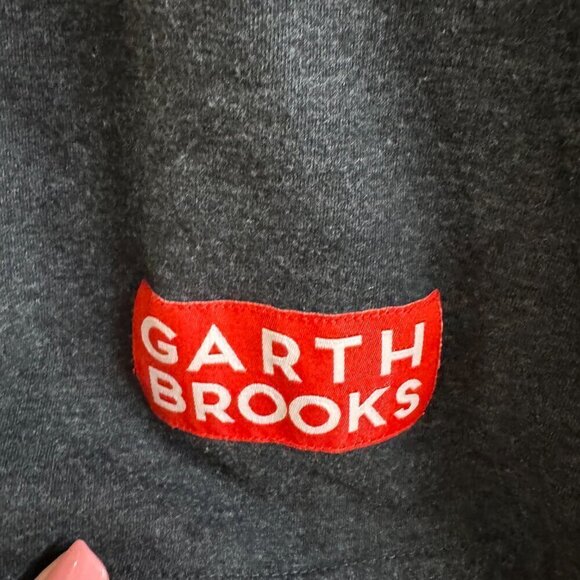 Garth Brooks World Tour Jersey T-Shirt. Signature 7 Series. Size Small - Picture 4 of 5